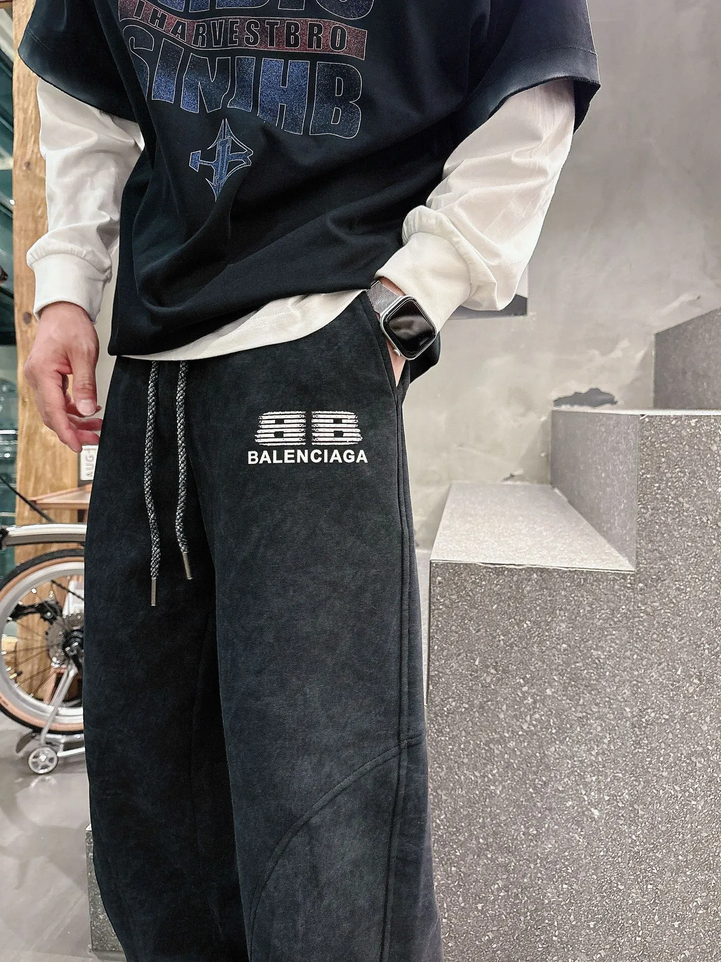Balenciaga 🆕2026 Autumn and Winter New Arrival Casual Pants! The official website will be released simultaneously. Brand Classic LOGO casual pants, customized fabrics, excellent comfort and strong touch. Highly recognisable, perfect appearance and craftsmanship. Size:M-3XL